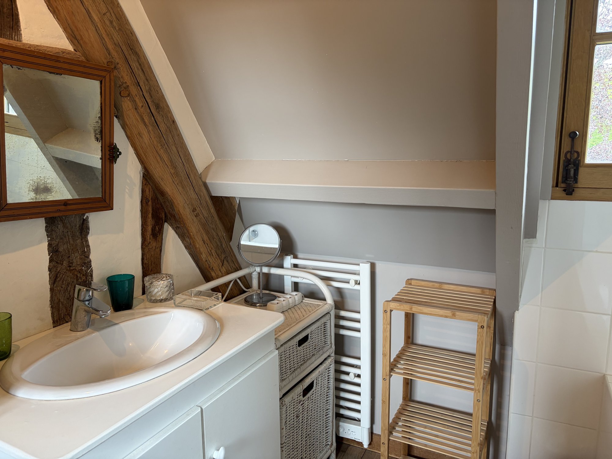 Salle de bain spacieuse