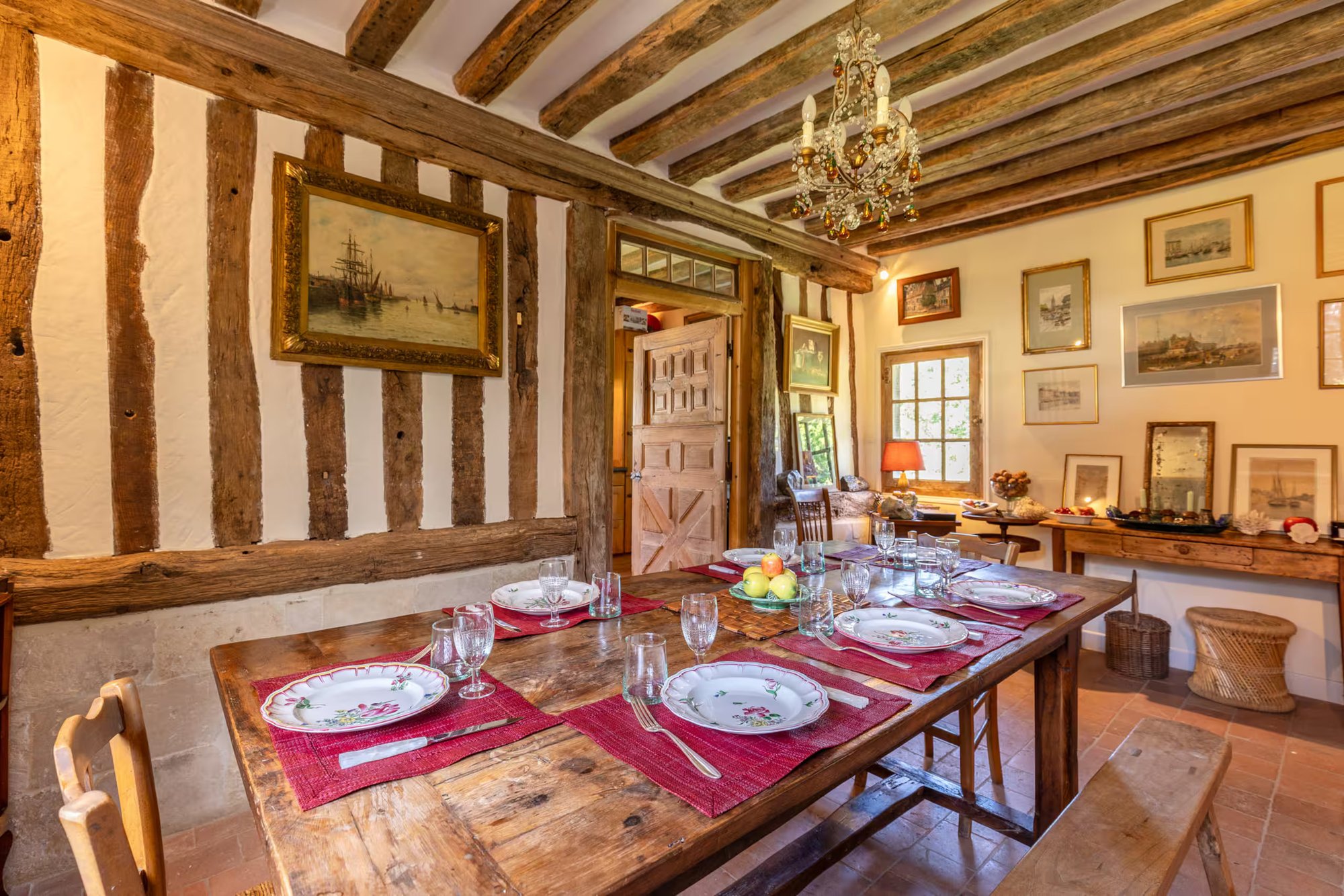 Salle a manger dressee